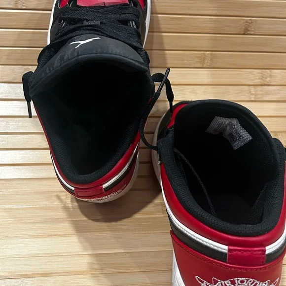Jordan 1 low “Bred Toe” size 7.5 - Picture 3 of 7